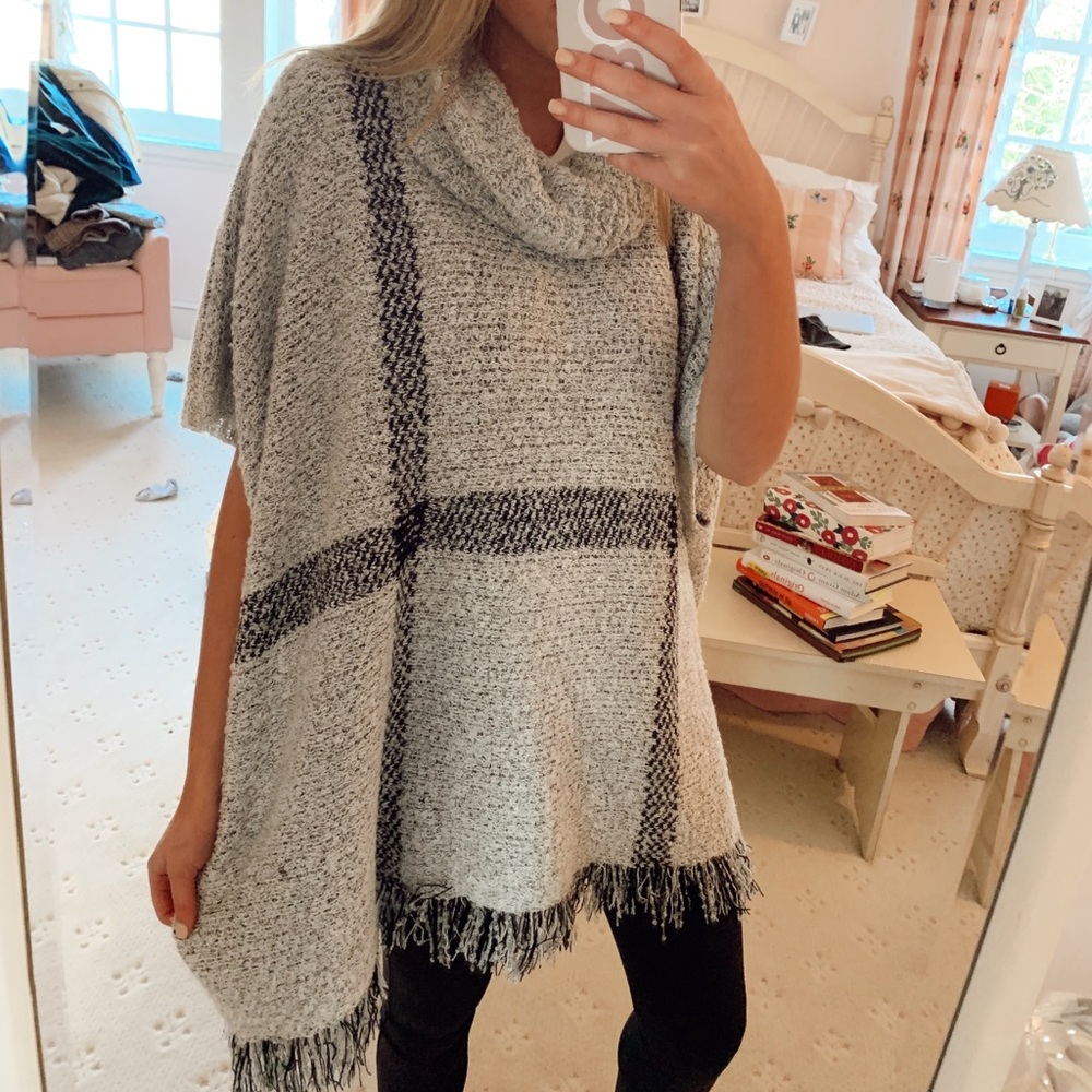 Lulus cowl neck poncho plaid black and grey